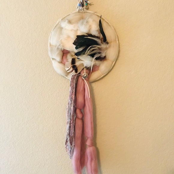 NATIVE AMERICAN PINK WOOL CRAFTED DREAM CATCHER